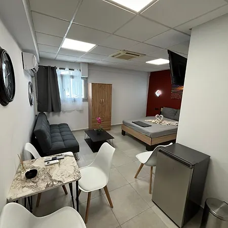 Jordan's 14 Apartment *